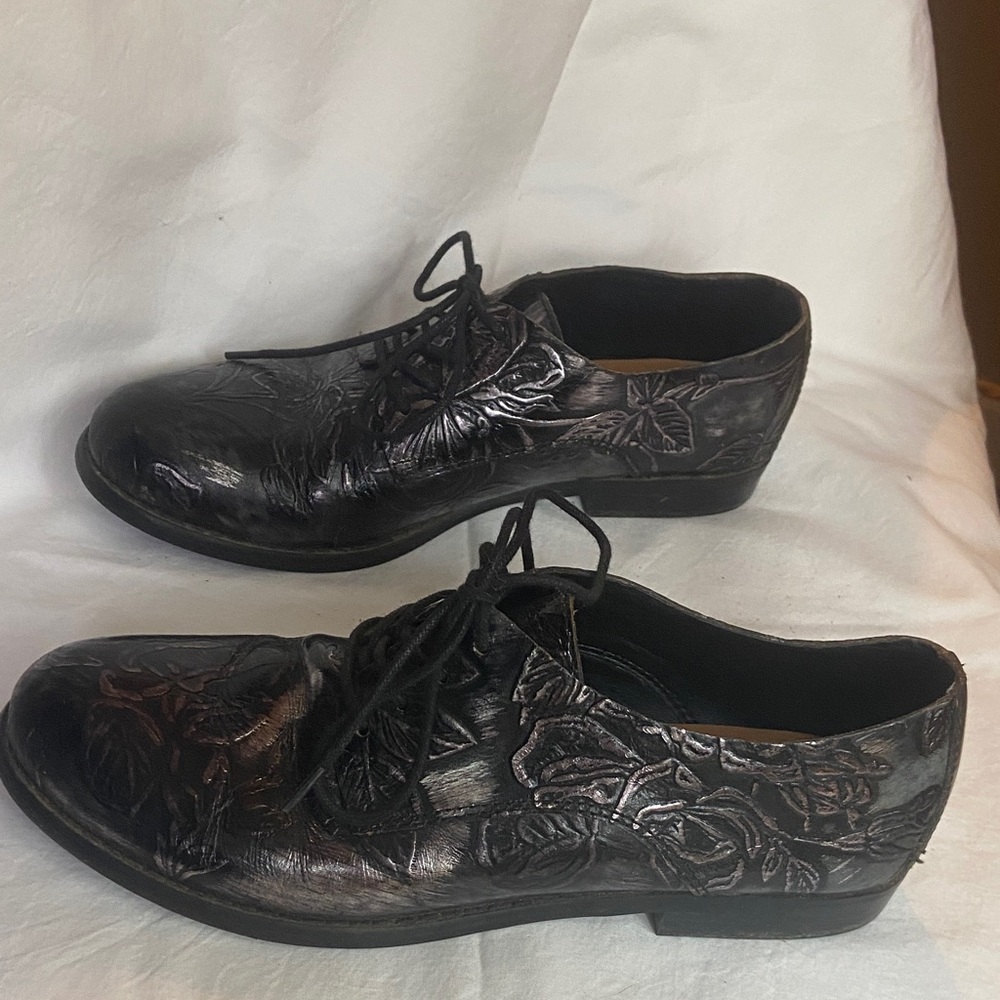 Patricia Nash Floral Embossed Women’s Dress Shoes in black